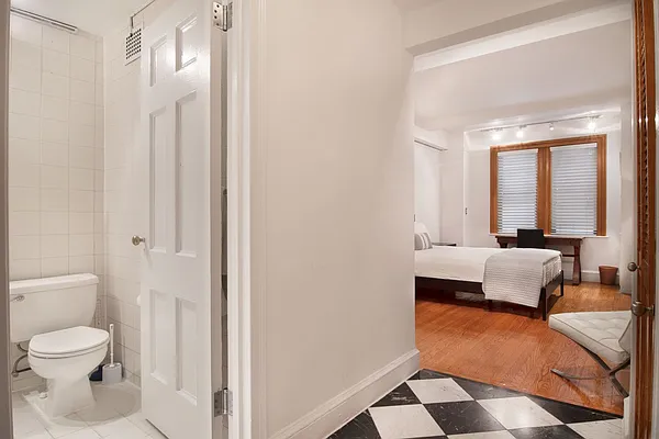 Rented by WAM Partners - William Moses Co. | media 6