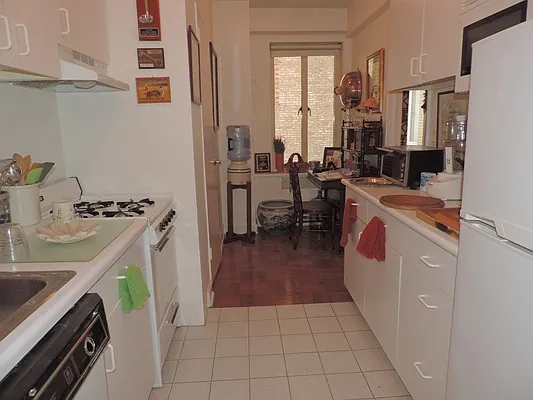 Rented by essential NEW YORK Real Estate | media 10