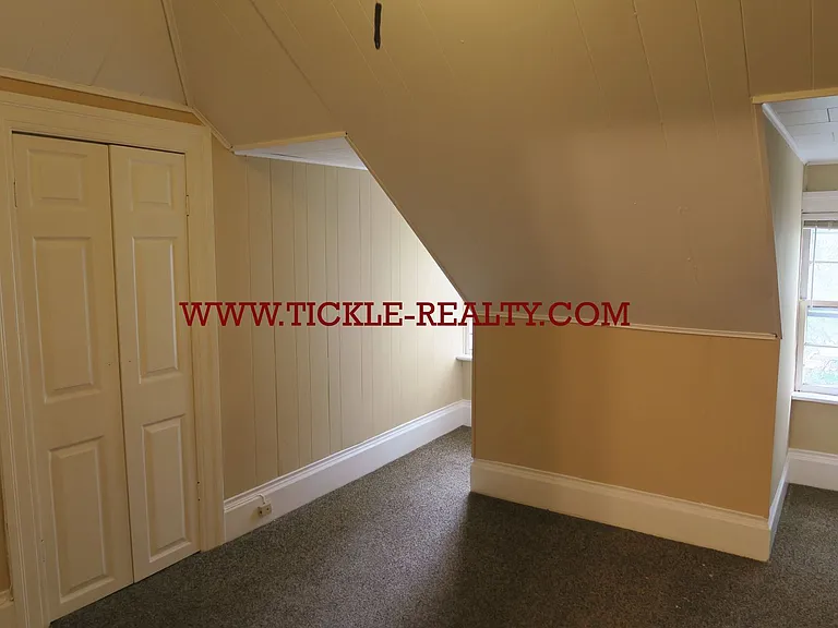242 Oxford St — Photo 6