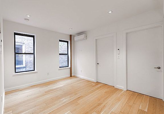 2nd image of 370 Montgomery St #35
