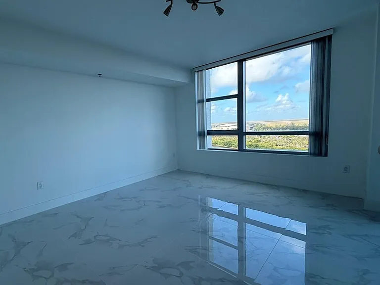 2641 N Flamingo Rd #2208N — Photo 8
