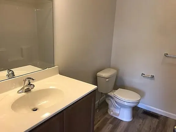 1745 Matthew Dr — Photo 4