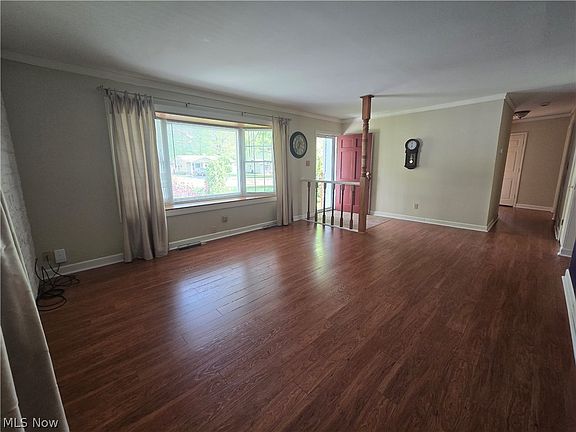 5th image of 3923 Lake Rd