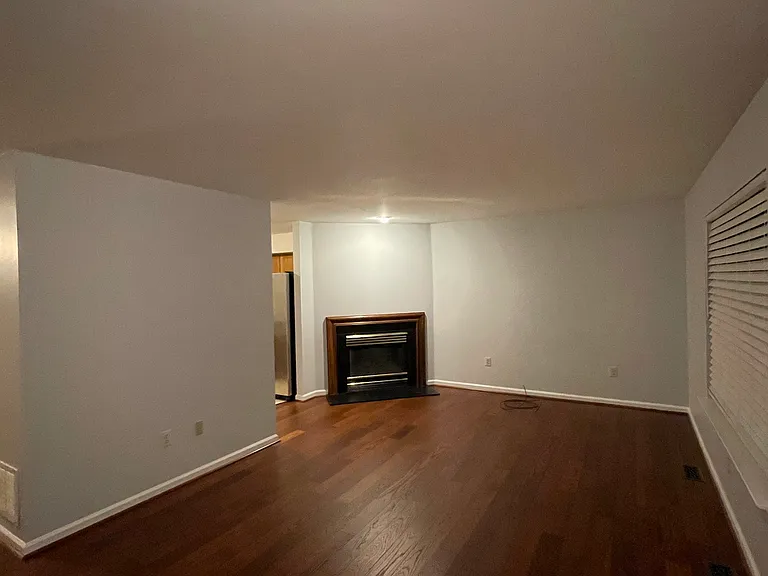 4047 Yorktown Dr — Photo 7