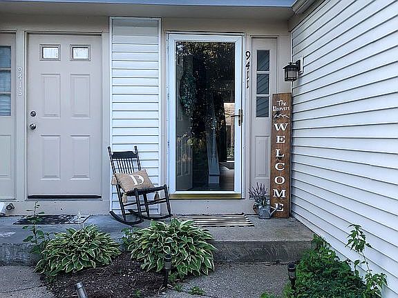 2nd image of 9411 Aspen Grove Ln
