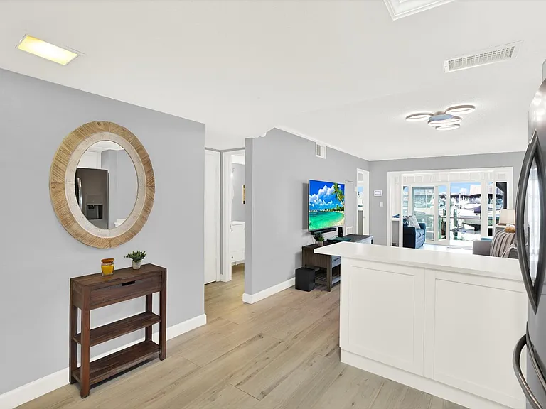 205 Dolphin Point #3 — Photo 2