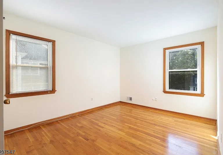 2128 W Broad St — Photo 17