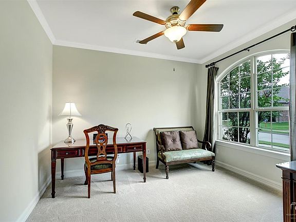 5th image of 2809 Chatswood Dr