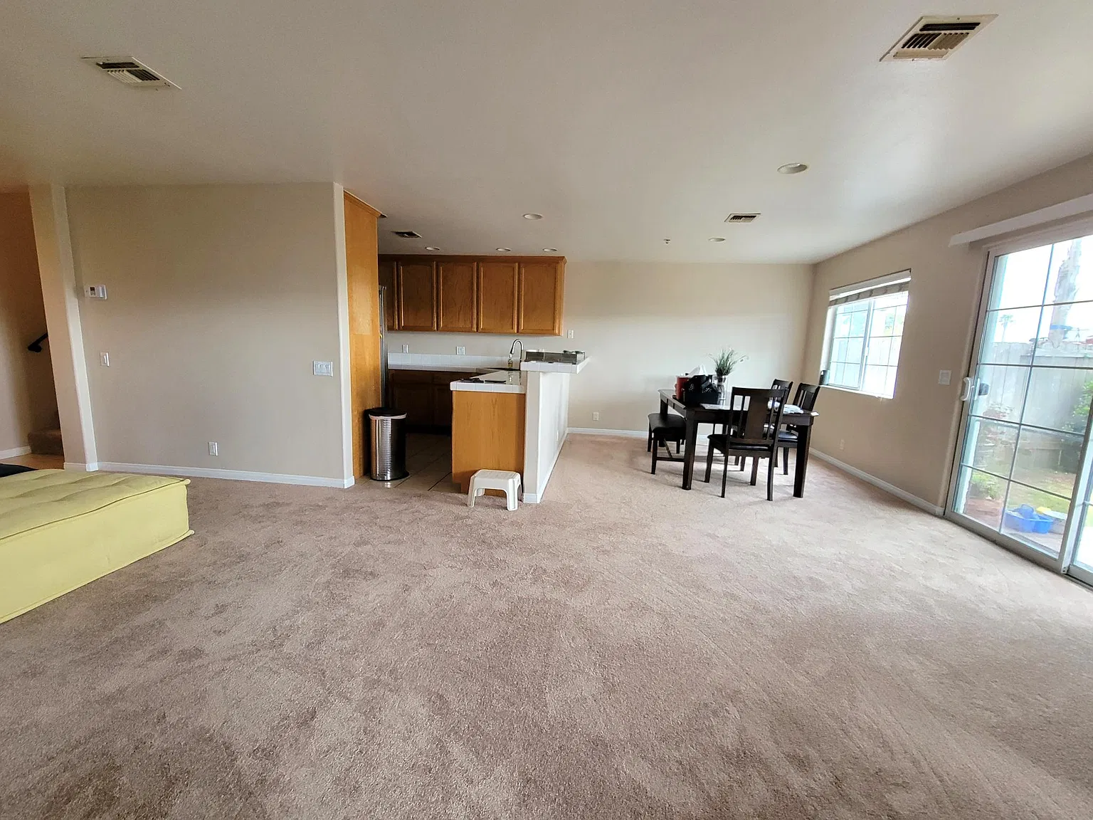3 bed, 2.5 bath, 2064 sqft, $4,200 — Photo 2