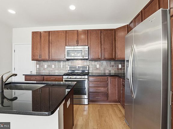 5th image of 2951 Finsbury Pl #97