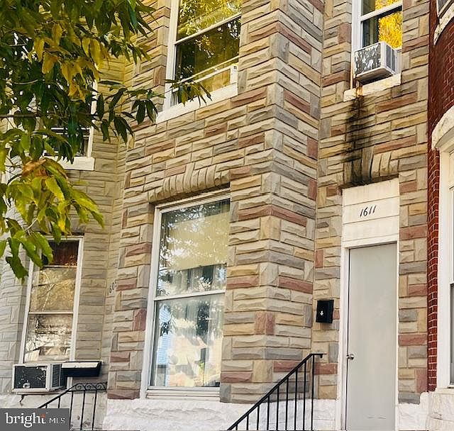 1st image of 1611 Ramsay St