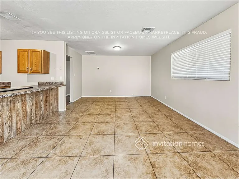 3520 W Lawrence Rd — Photo 5