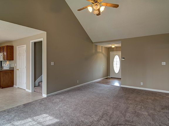 LR/Upstairs Access