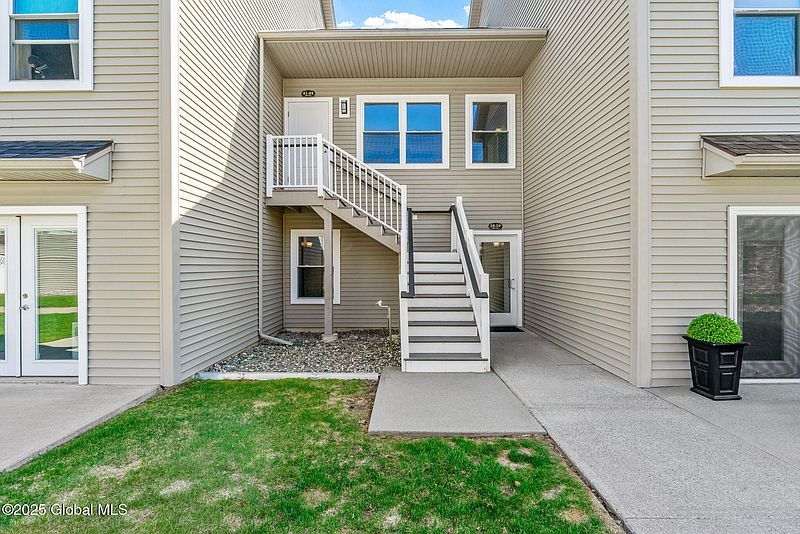 2nd image of 289 Jefferson Street #22