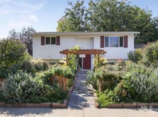 2917 N Manchester Pl, Boise, ID 83704