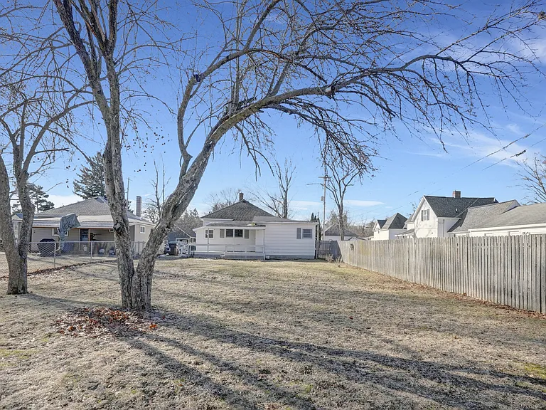 139 Mosser St #1 — Photo 3