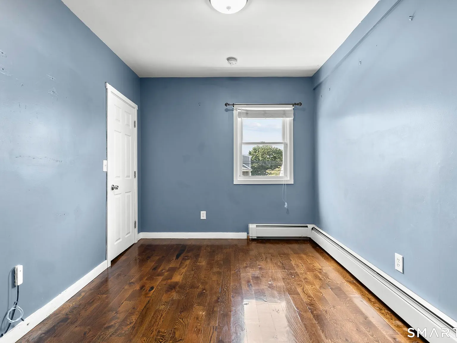 3 bed, 1.0 bath, 950 sqft, $3,000 — Photo 2
