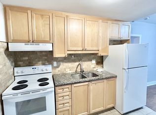 15 33rd St #110, Toronto, ON M8W 3G7