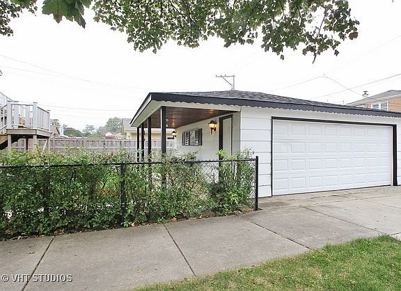 6802 Highland Garage Included