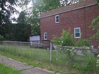 2nd image of 3904 Powell Rd