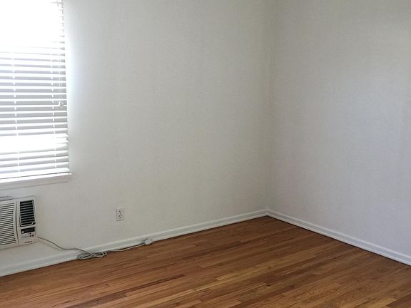 3rd image of 130 N Lamer St