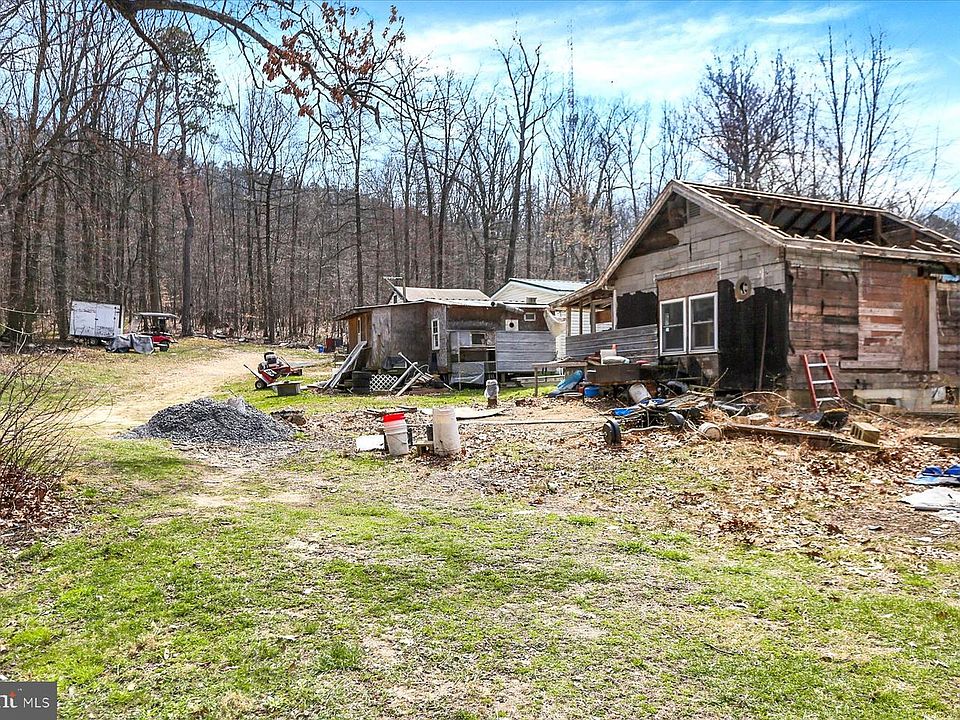 2nd image of 413 Mountain View Rd