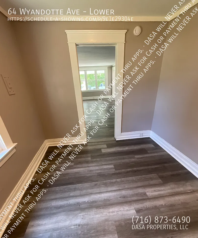64 Wyandotte Lower - 2 Bed / 1 Bath — Photo 4