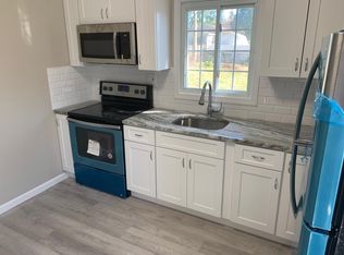 455 Blue Point Rd, Farmingville, NY 11738