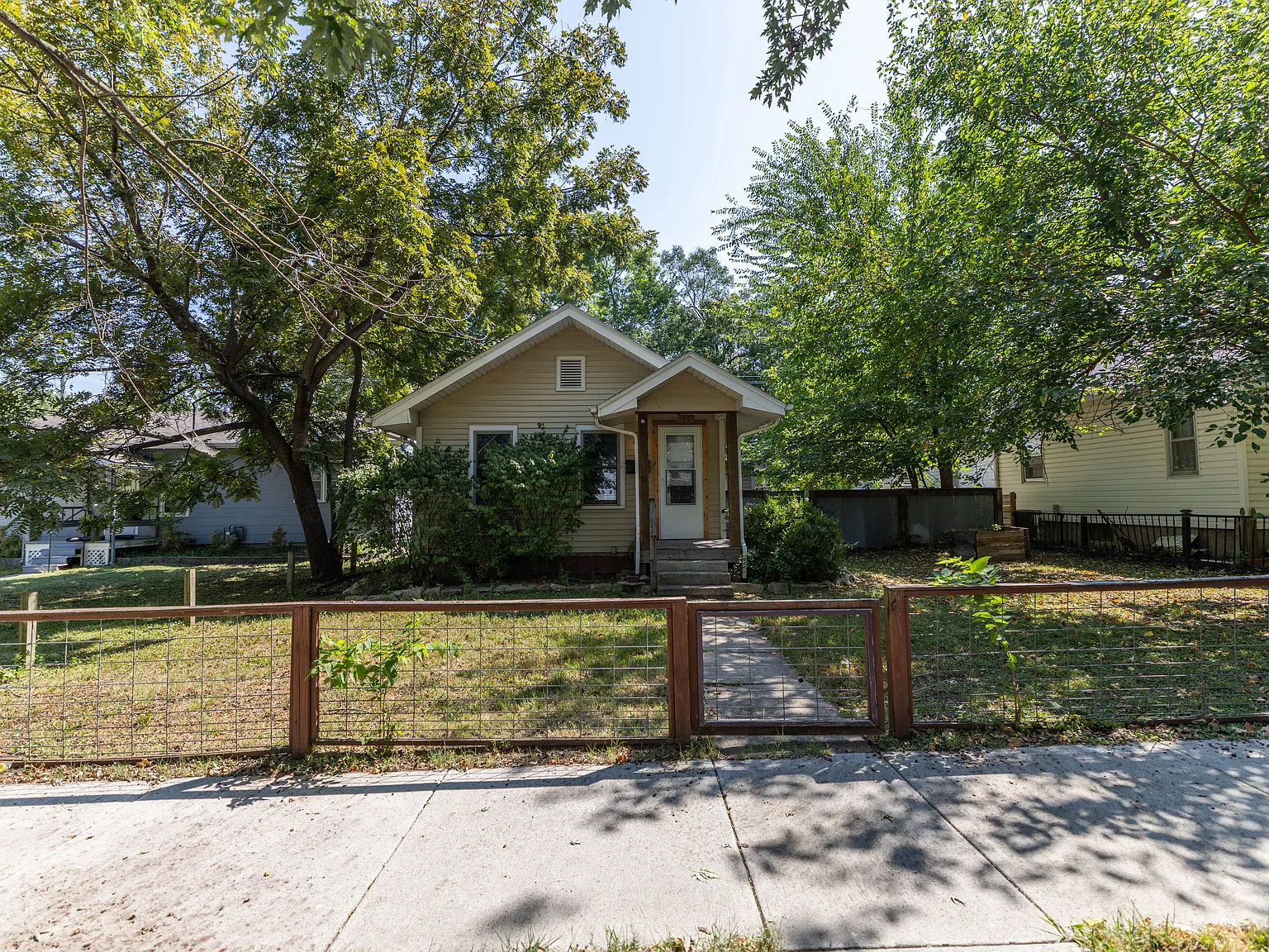 2 bed, 1200 sqft, $2,100 — Photo 1