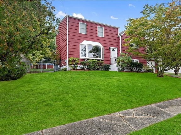 2nd image of 210 Pembrook Dr #1MONTROSE