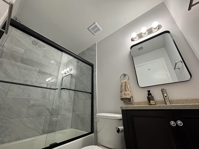 400 NE 30th St #2 — Photo 14