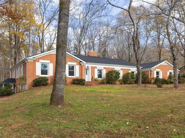 311 Pinewood Pl, Eden, NC 27288