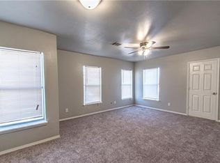 227 SE 13th St, Grand Prairie, TX 75051