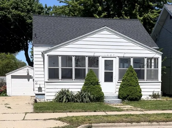 1437 Burton St SW, Wyoming, MI 49509
