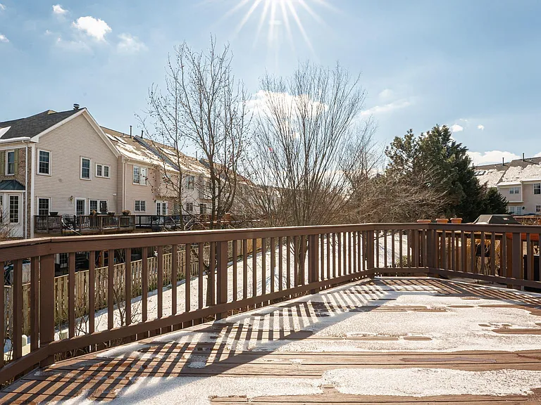 7036 Kings Manor Dr — Photo 38