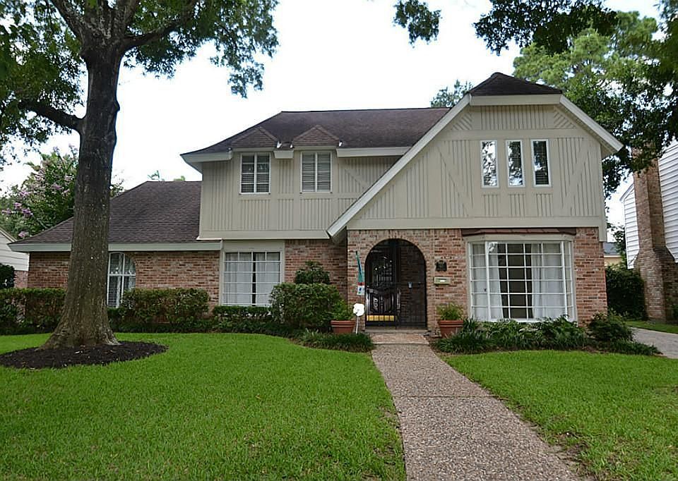 1st image of 611 Rainwood Dr