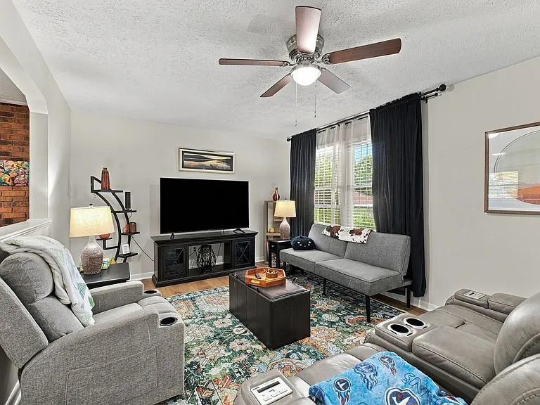 1663 Ragland Ln — Photo 10