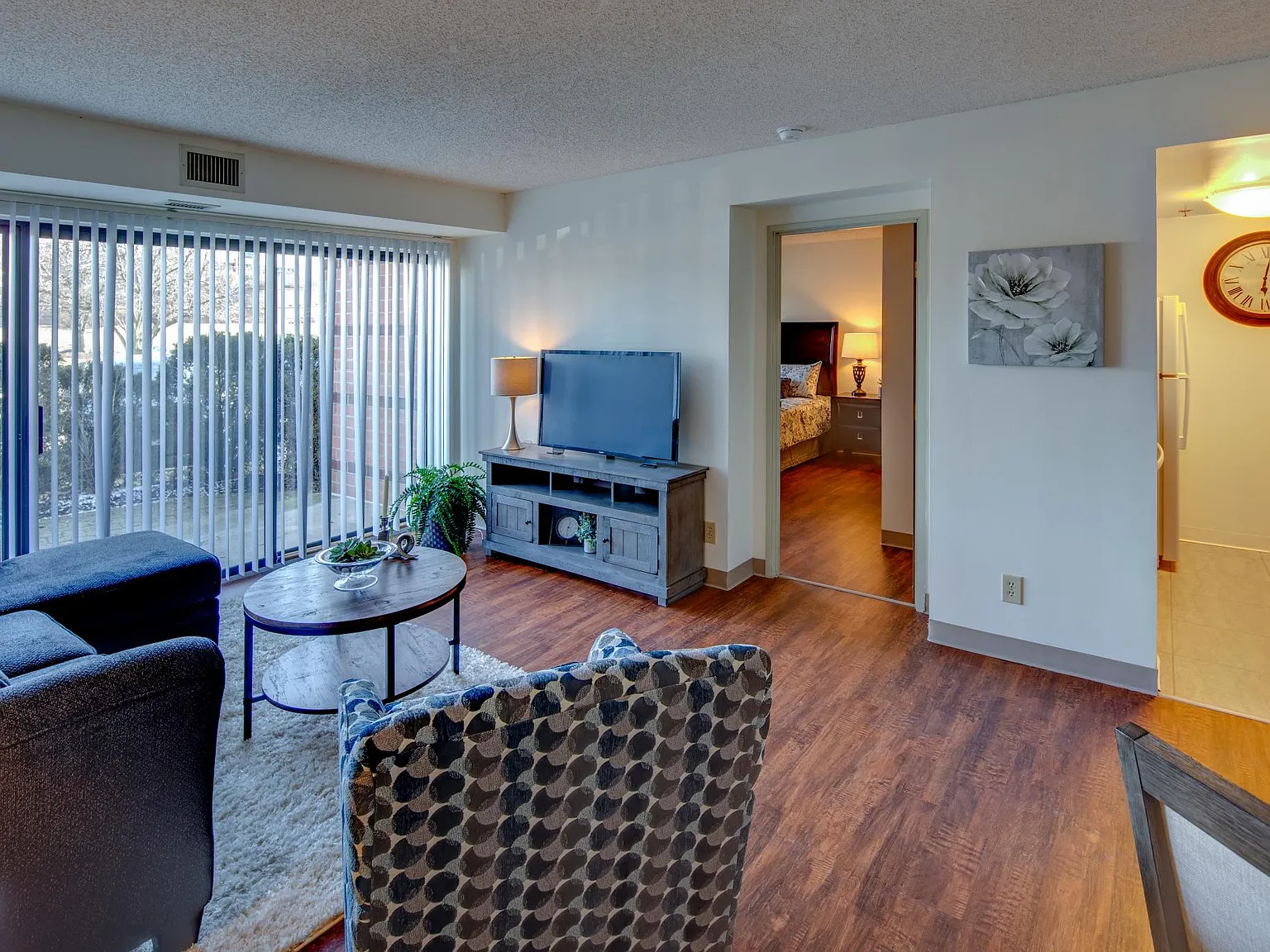 Kensington Place Apartments — Photo 2