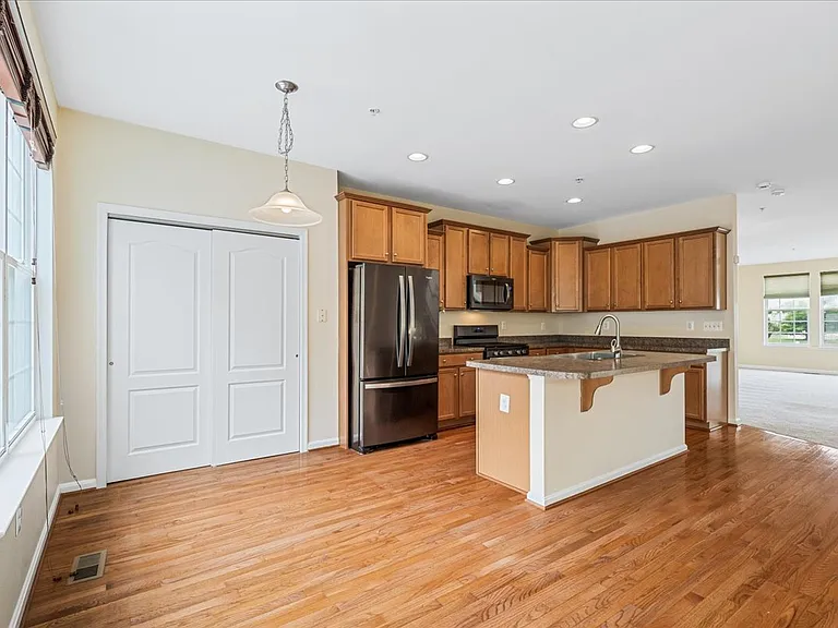 5053 Wesley Sq #1 — Photo 12