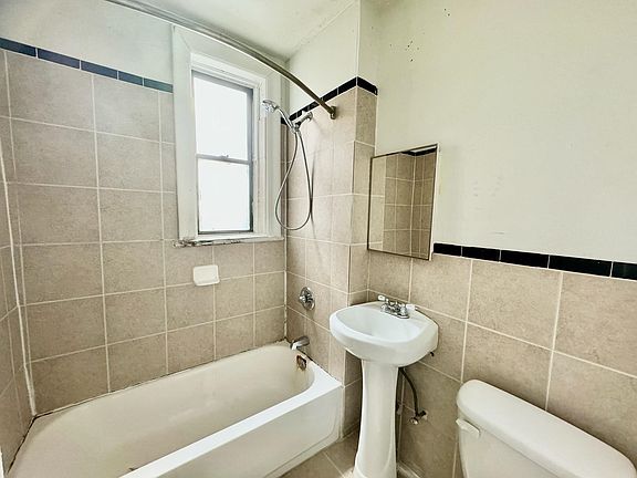 5th image of 59 Garrison Ave #34