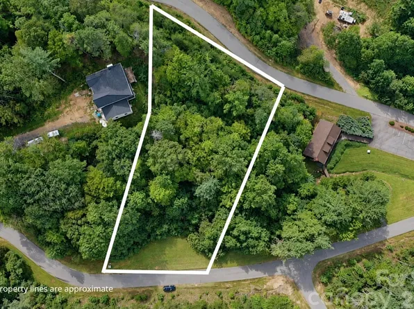 18 Mountain Magnolia Dr, Leicester, NC 28748