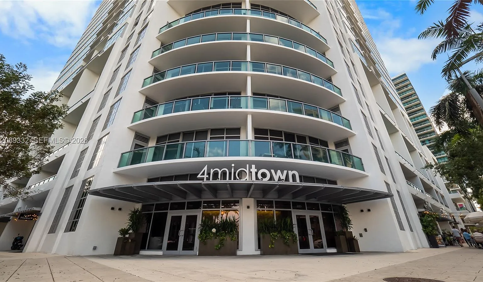 Four Midtown Miami Condo — Photo 4