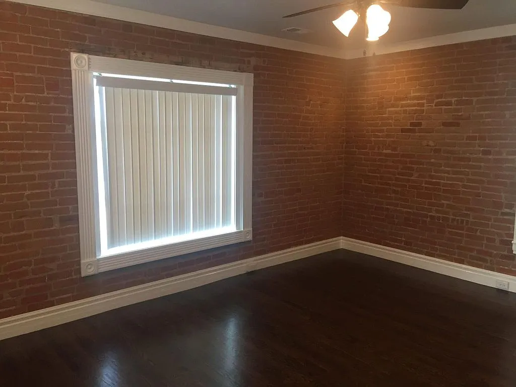 6 bed, 3000 sqft, $2,195 — Photo 4