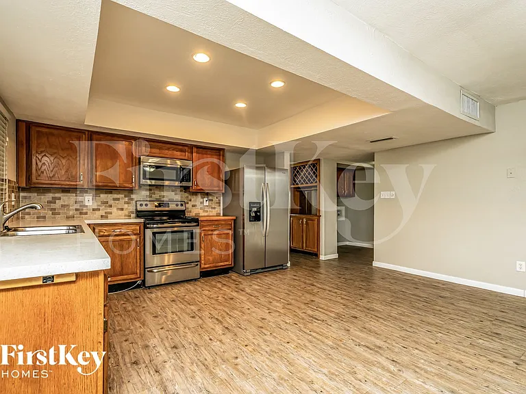 5276 Sherman Dr — Photo 6