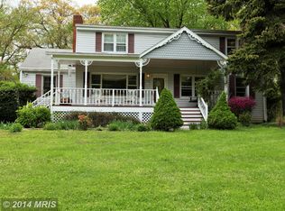 742 Ellsworth Ave, Great Falls, VA 22066