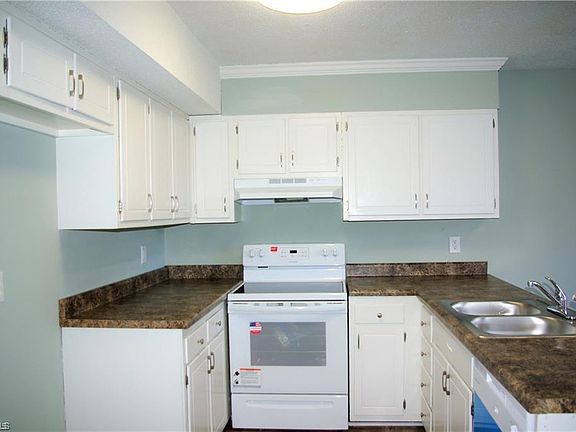 4th image of 329 E Montcastle Dr Unit F