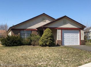 8 Carol Ct, Manchester, NJ 08759