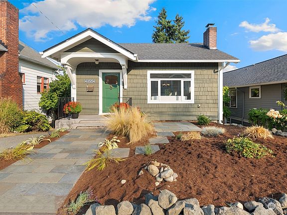 2nd image of 4224 1st Avenue NE