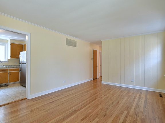 3rd image of 2624 Marwood St