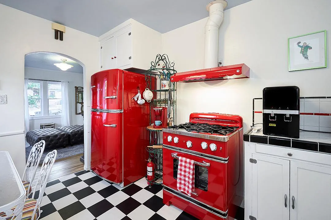 2 bed, 1000 sqft, $5,800 — Photo 3